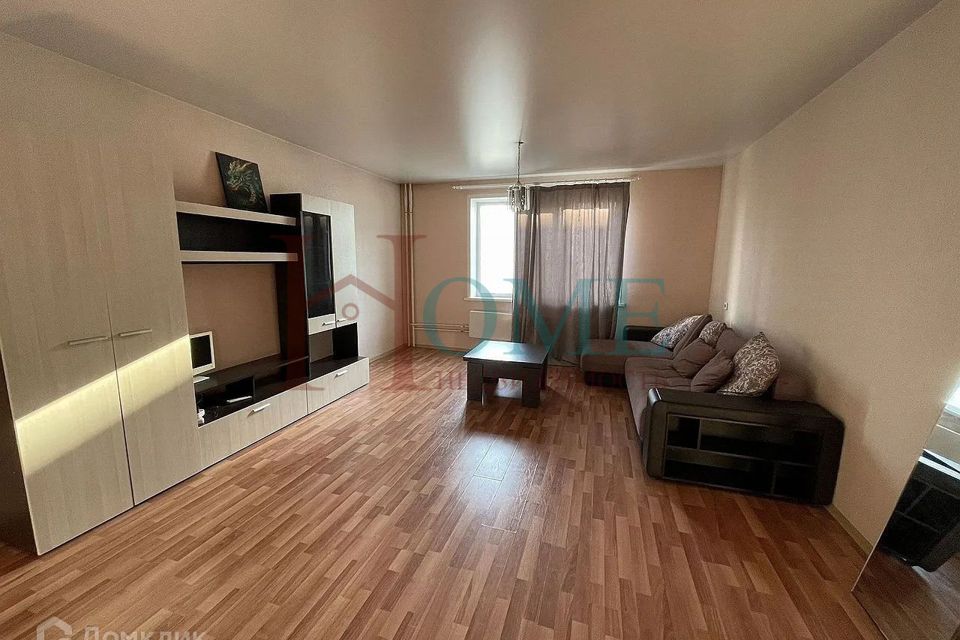 Сдаётся 1-комнатная квартира, 64 м²