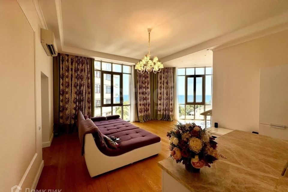 Продаётся 3-комнатная квартира, 97 м²