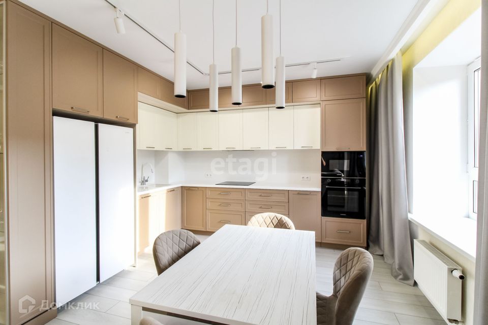 Продаётся 3-комнатная квартира, 115.4 м²