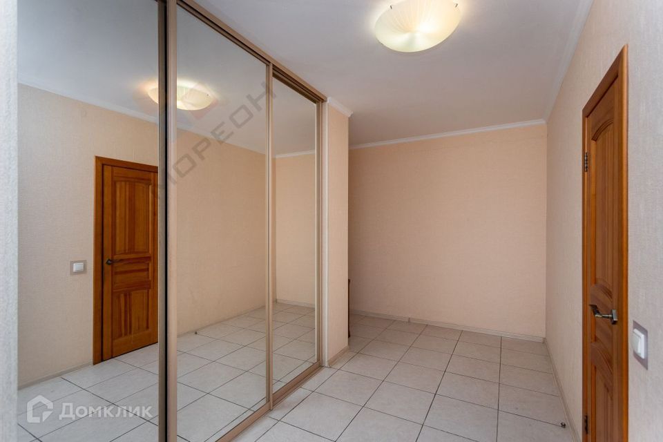 Продаётся 1-комнатная квартира, 76.5 м²