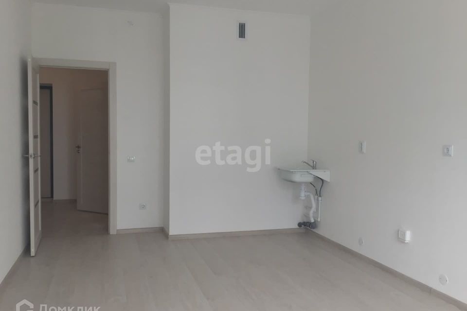 Продаётся 1-комнатная квартира, 47.2 м²