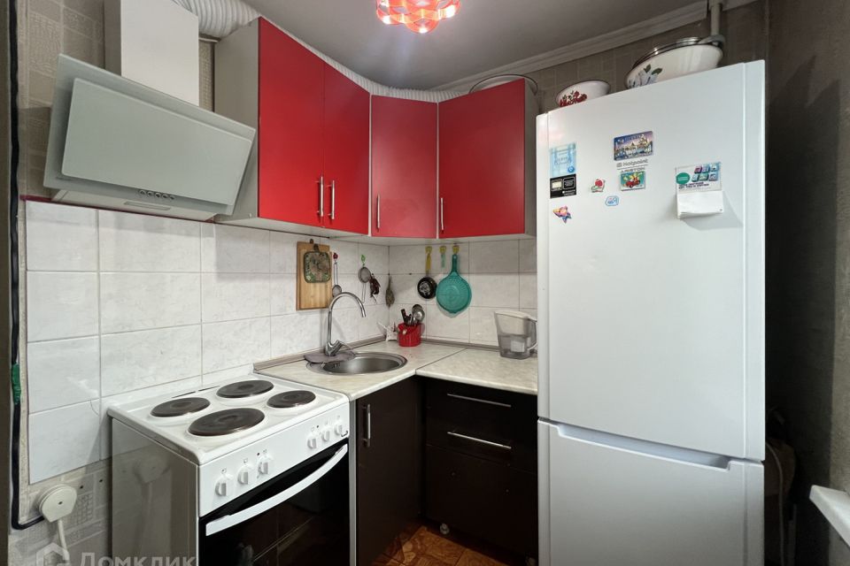 Продаётся 3-комнатная квартира, 48.8 м²
