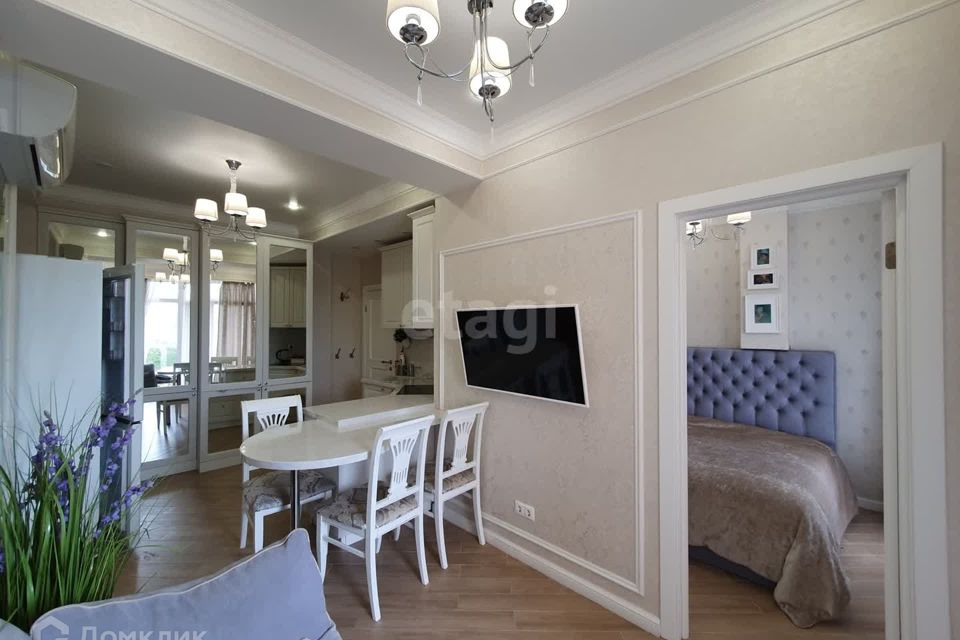 Продаётся 1-комнатная квартира, 43 м²