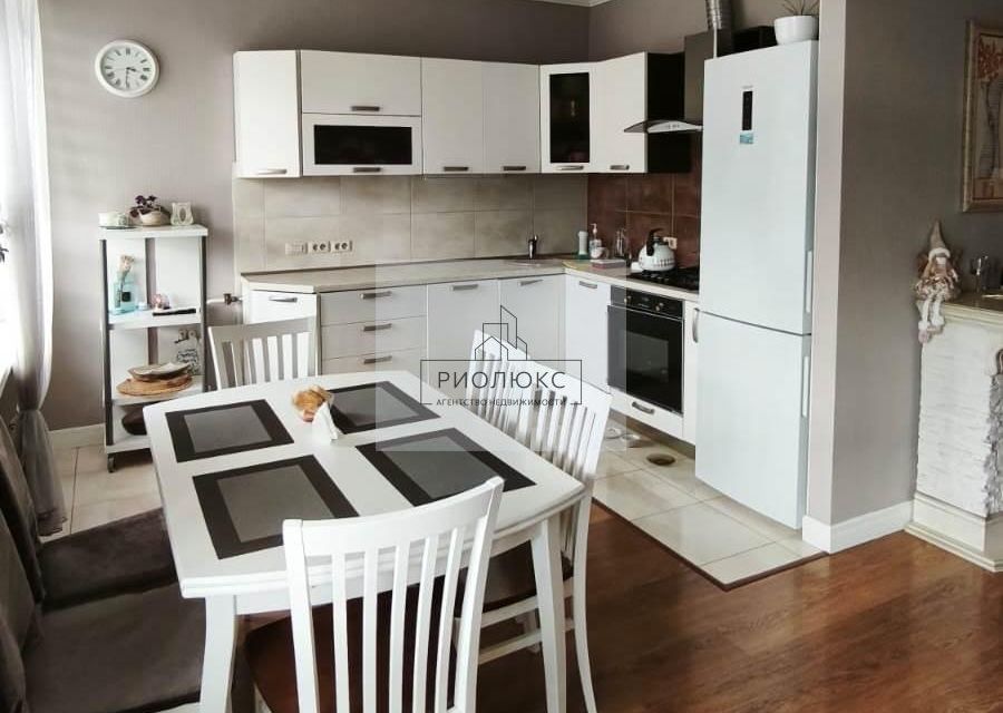 Продаётся 3-комнатная квартира, 81 м²