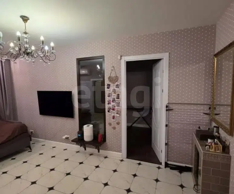 Продаётся 1-комнатная квартира, 42.7 м²