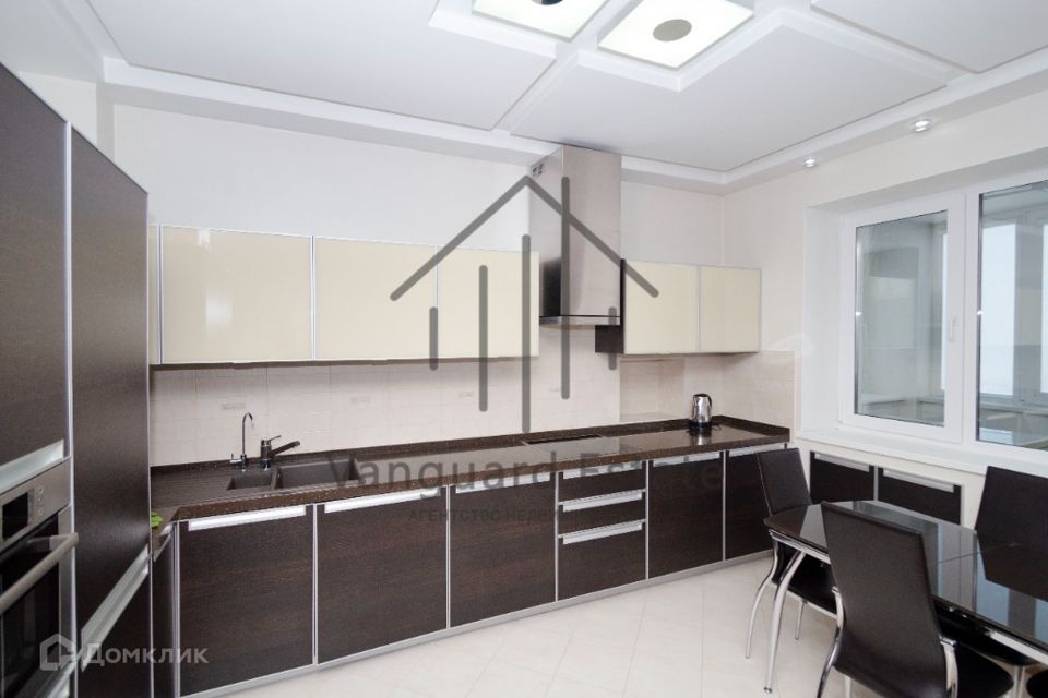 Продаётся 4-комнатная квартира, 104 м²
