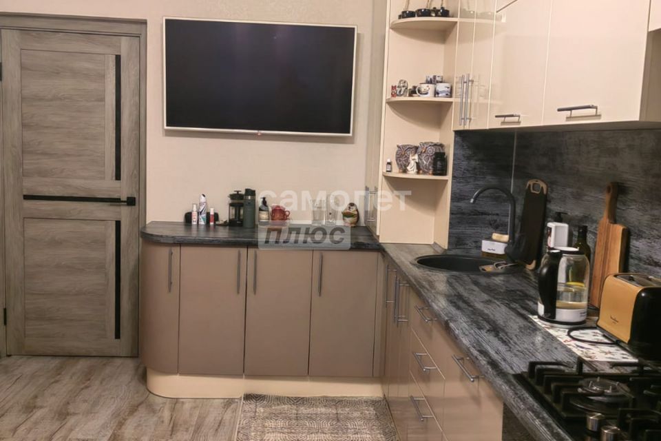 Продаётся 3-комнатная квартира, 69.8 м²
