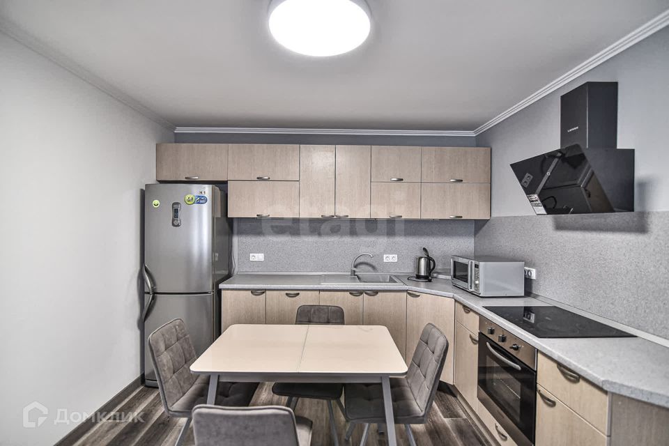 Сдаётся 2-комнатная квартира, 76.3 м²