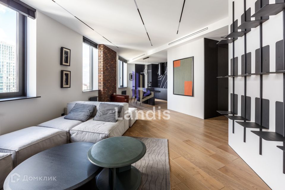 Продаётся 3-комнатная квартира, 100.7 м²