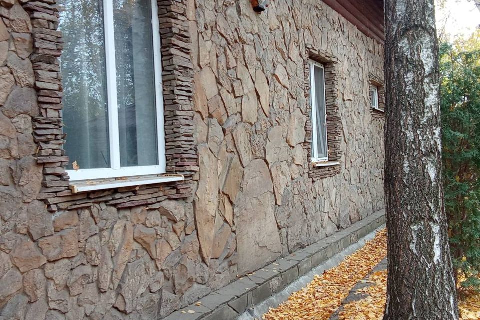 Продаётся 2-этажный дом, 400 м²