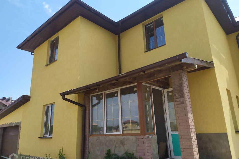 Продаётся 2-этажный дом, 240 м²