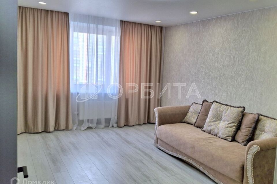 Продаётся 2-комнатная квартира, 67.6 м²