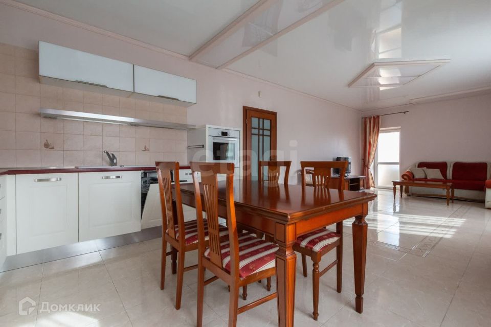 Сдаётся 2-комнатная квартира, 103 м²