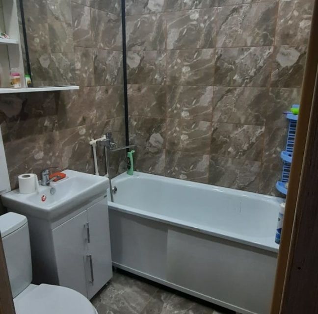 Продаётся 3-комнатная квартира, 42.7 м²