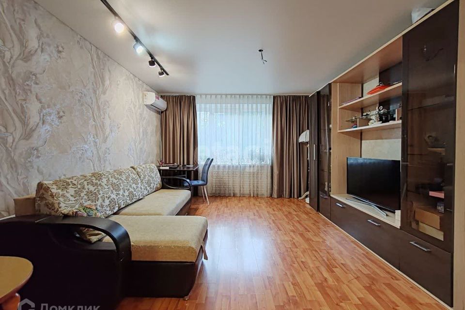 Продаётся 4-комнатная квартира, 76.9 м²