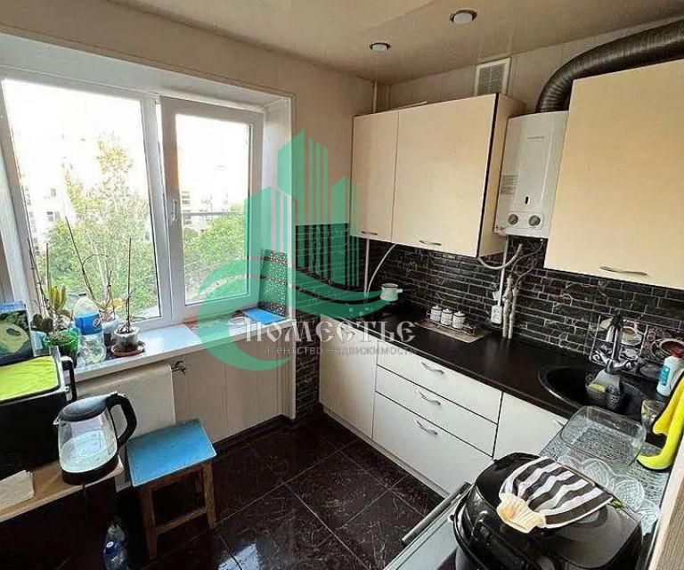 Продаётся 3-комнатная квартира, 51.9 м²