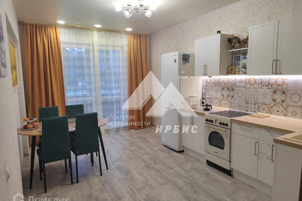 Продаётся 2-комнатная квартира, 63.5 м²