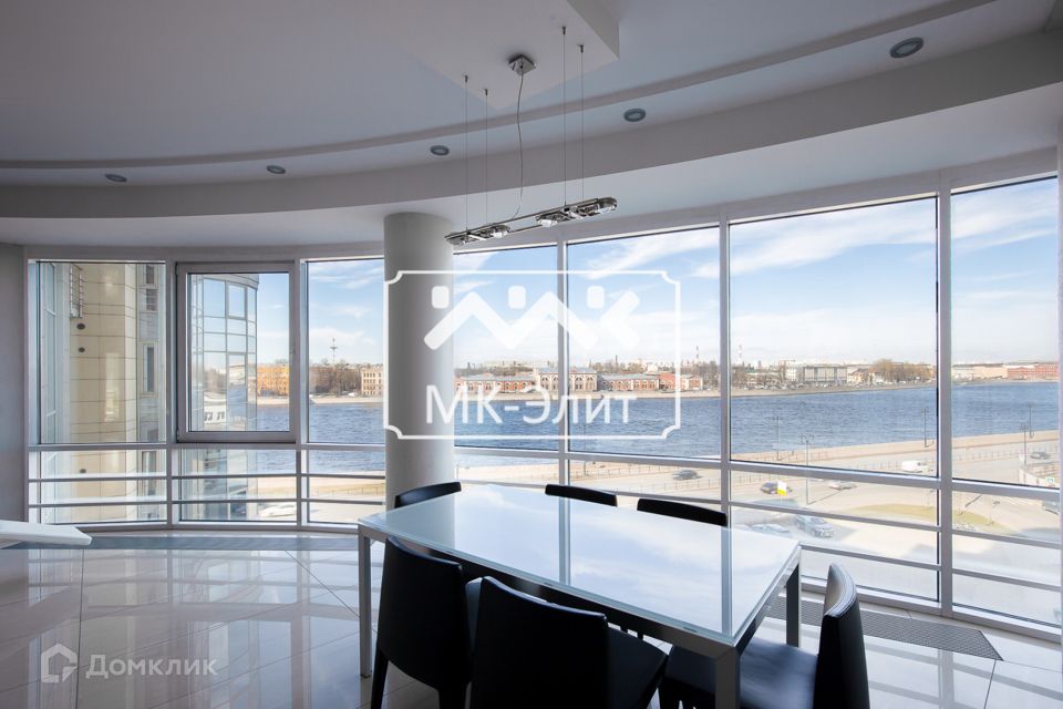Продаётся 3-комнатная квартира, 162.6 м²