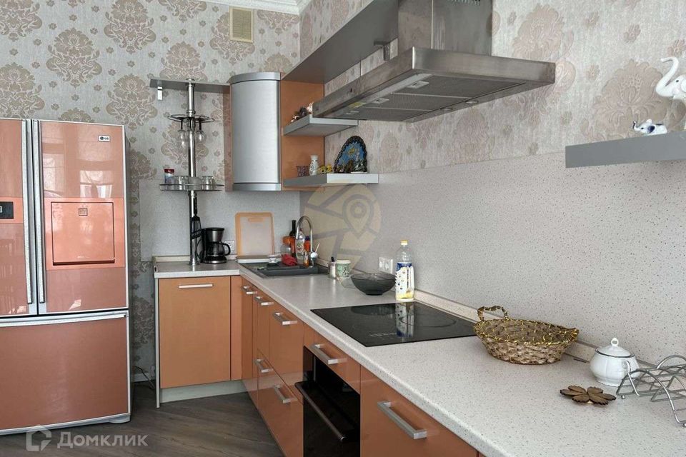 Сдаётся 2-комнатная квартира, 90 м²