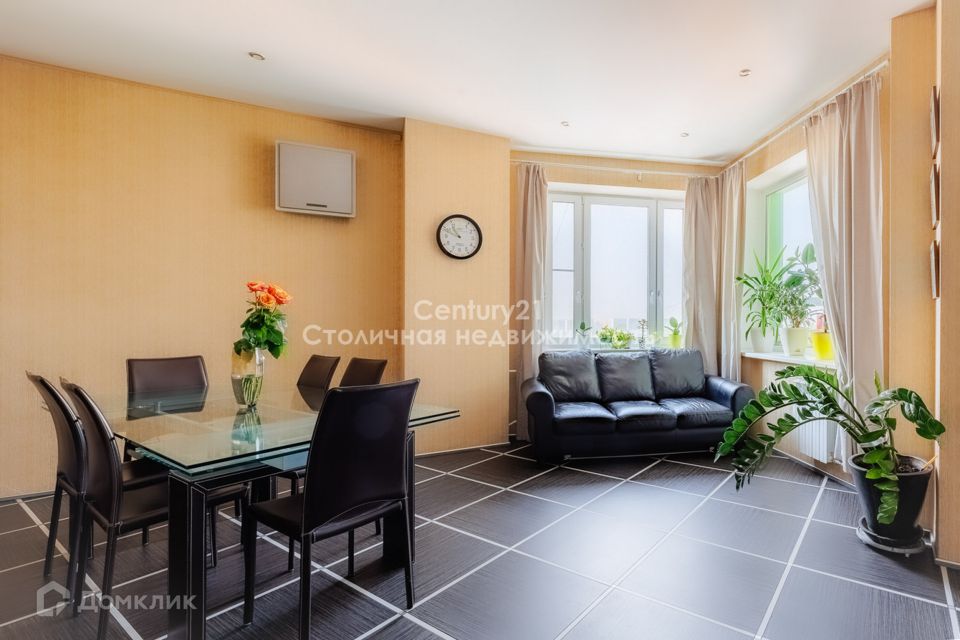 Продаётся 5-комнатная квартира, 209.3 м²
