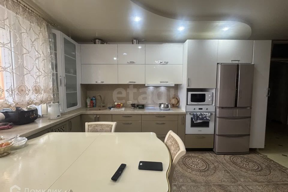Сдаётся 4-комнатная квартира, 90 м²