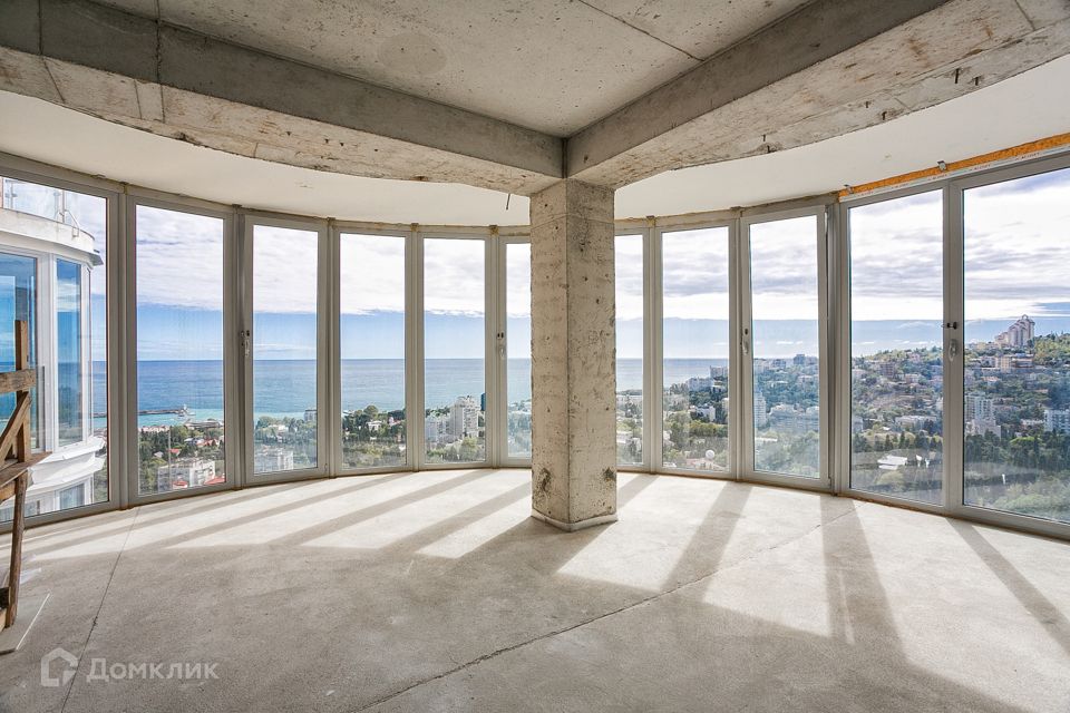 Продаётся 4-комнатная квартира, 176 м²