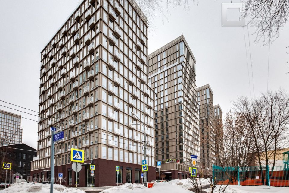 Продаётся 4-комнатная квартира, 137 м²