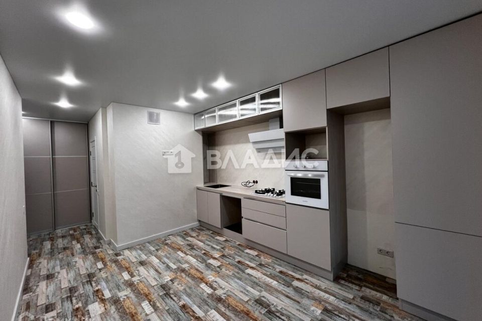 Продаётся 1-комнатная квартира, 42 м²