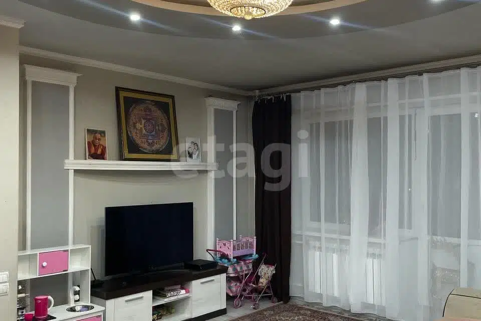 Продаётся 4-комнатная квартира, 72.6 м²