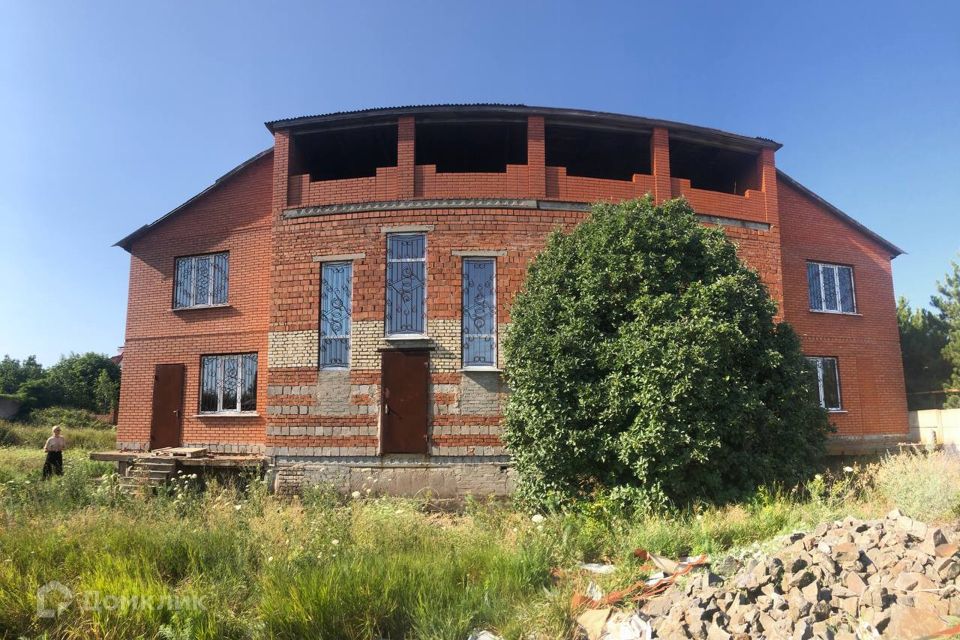 Продаётся 2-этажный дом, 800 м²