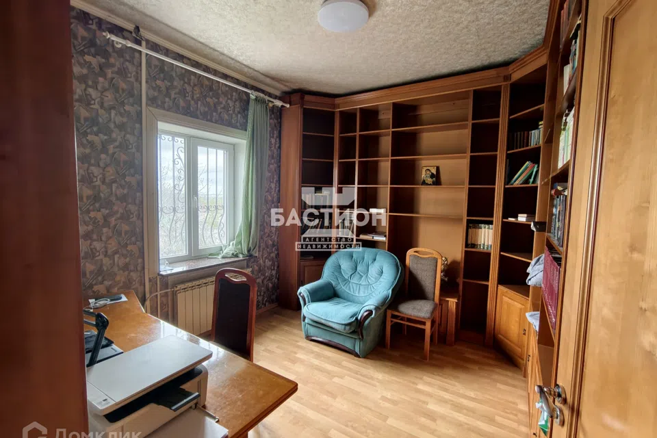 Продаётся 2-этажный дом, 350 м²