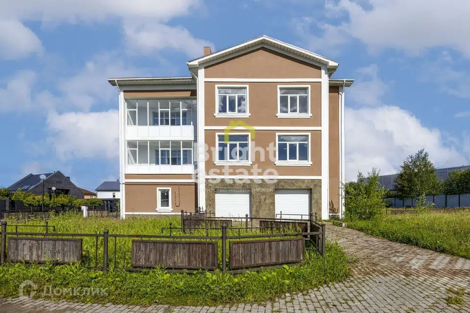 Продаётся таунхаус, 3-эт., 345 м²