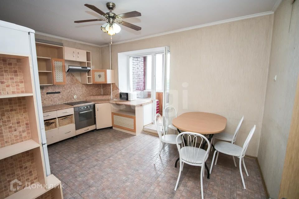 Продаётся 2-комнатная квартира, 63.7 м²