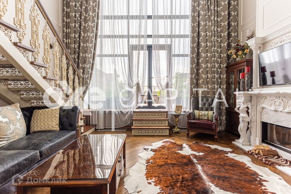 Сдаётся 2-комнатная квартира, 135 м²