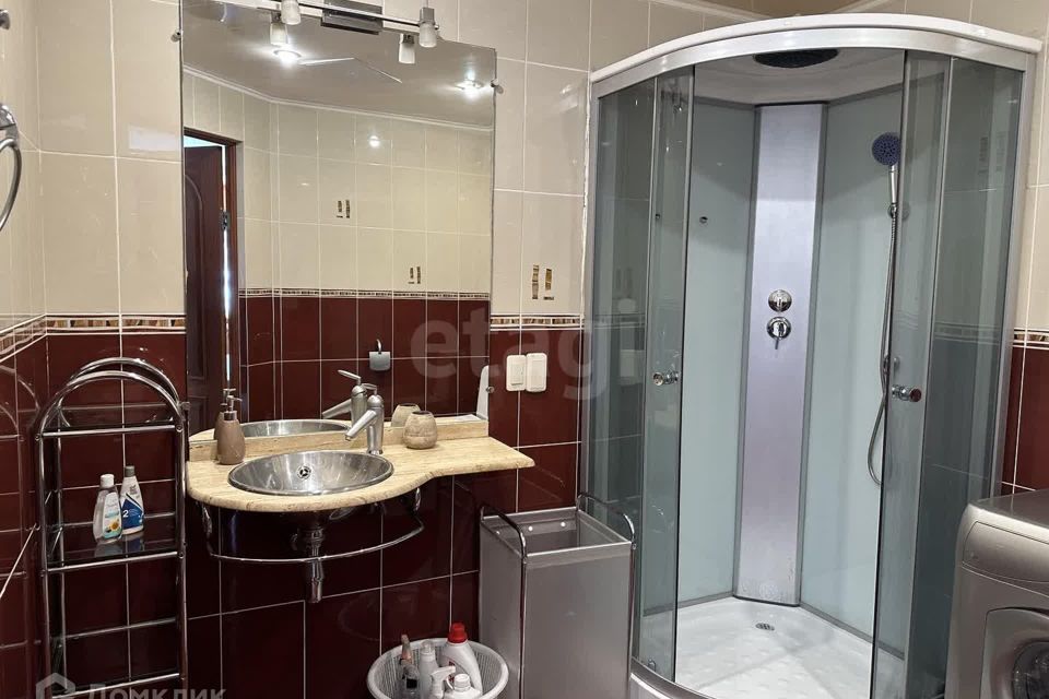 Продаётся 4-комнатная квартира, 120 м²