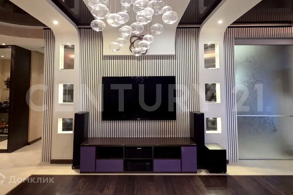 Продаётся 2-комнатная квартира, 101.7 м²