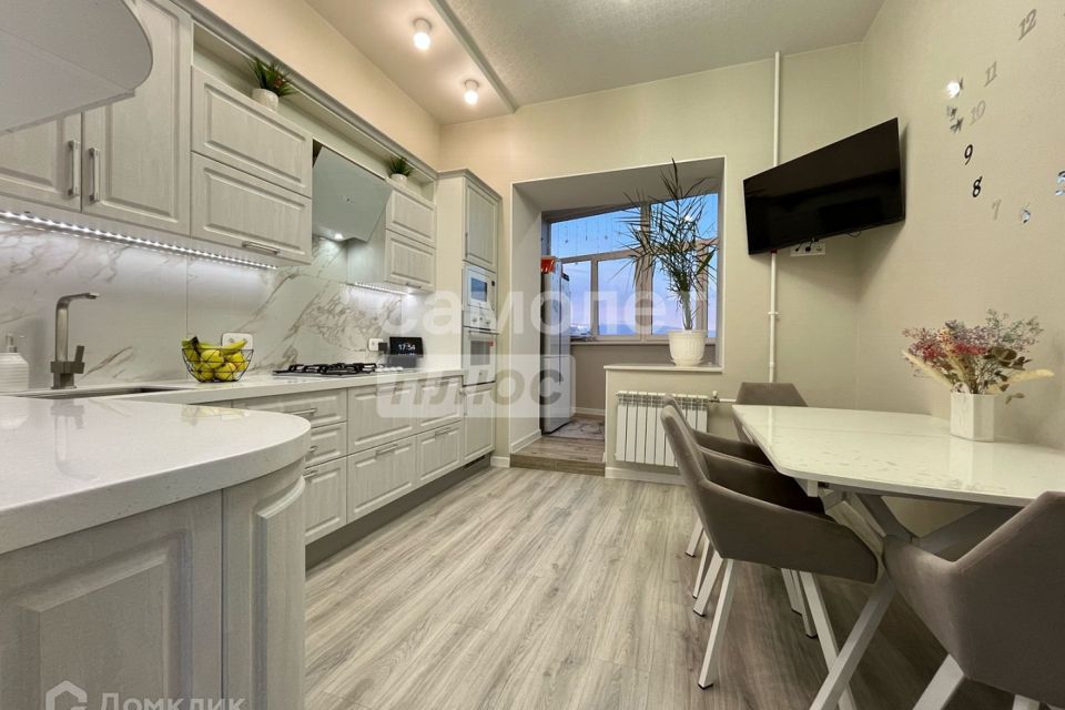Продаётся 2-комнатная квартира, 72.6 м²