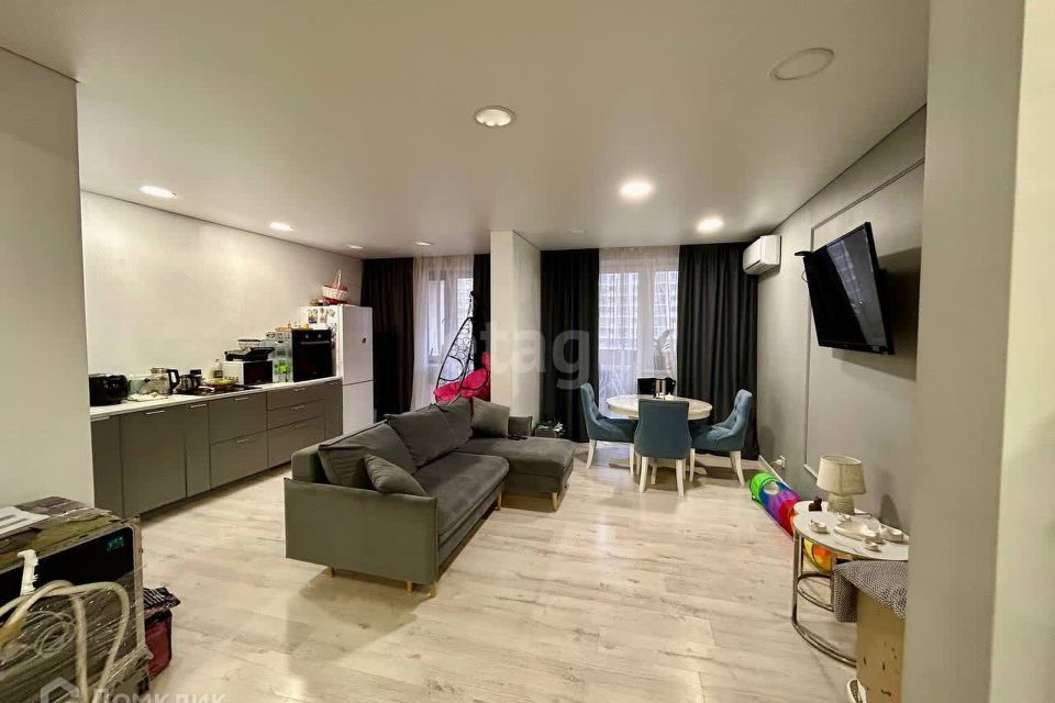 Продаётся 3-комнатная квартира, 82.1 м²