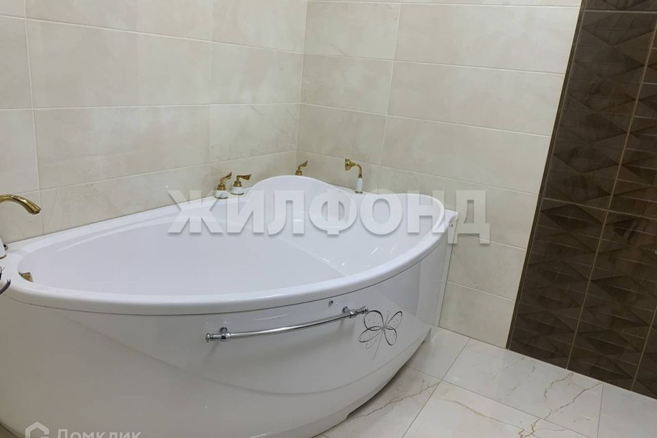 Продаётся 3-комнатная квартира, 98.4 м²