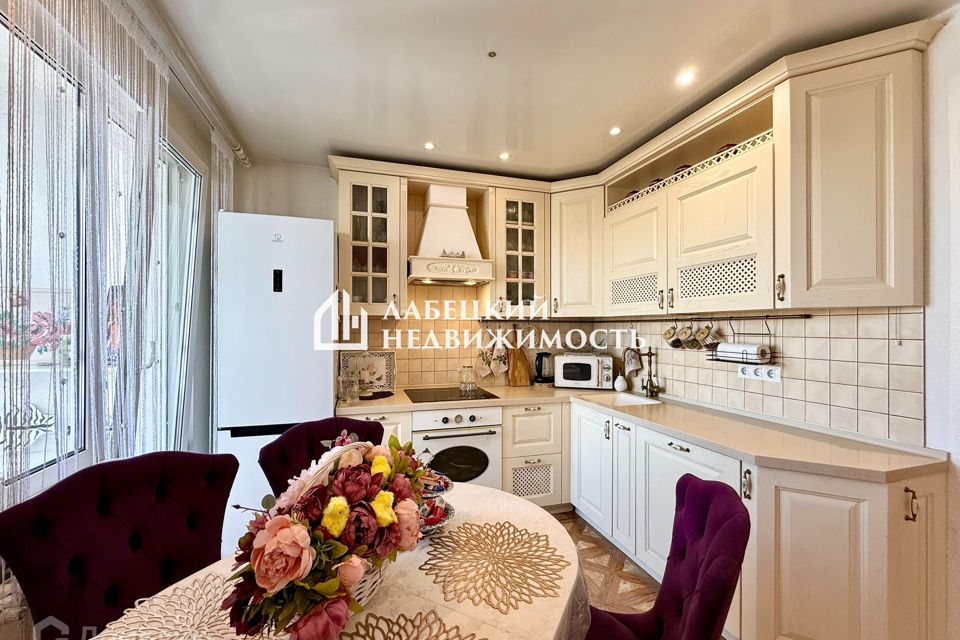 Продаётся 3-комнатная квартира, 72.5 м²