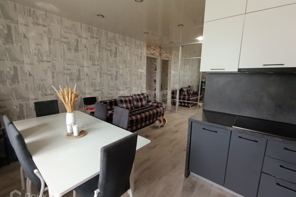 Продаётся 2-комнатная квартира, 65 м²