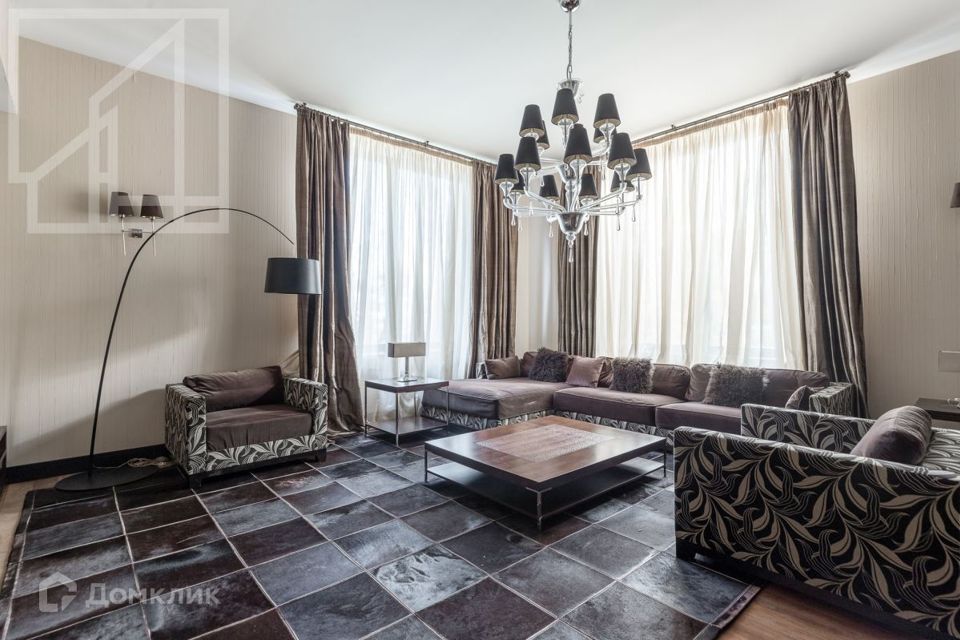 Сдаётся 5-комнатная квартира, 380 м²