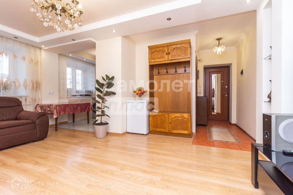 Продаётся 3-комнатная квартира, 55.9 м²