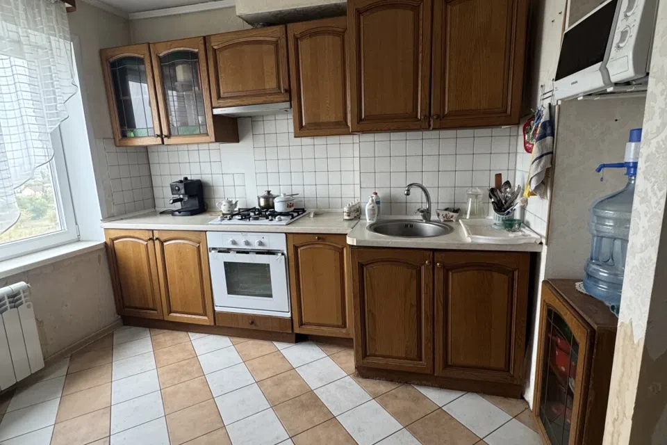 Продаётся 4-комнатная квартира, 77.1 м²