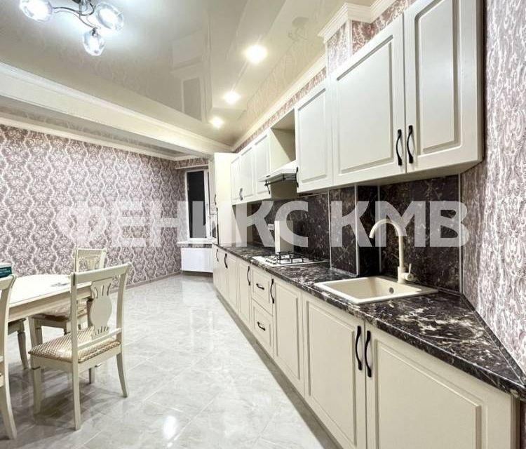Продаётся 3-комнатная квартира, 100 м²