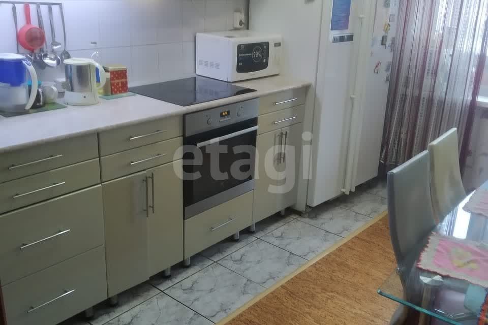 Продаётся 5-комнатная квартира, 123.7 м²