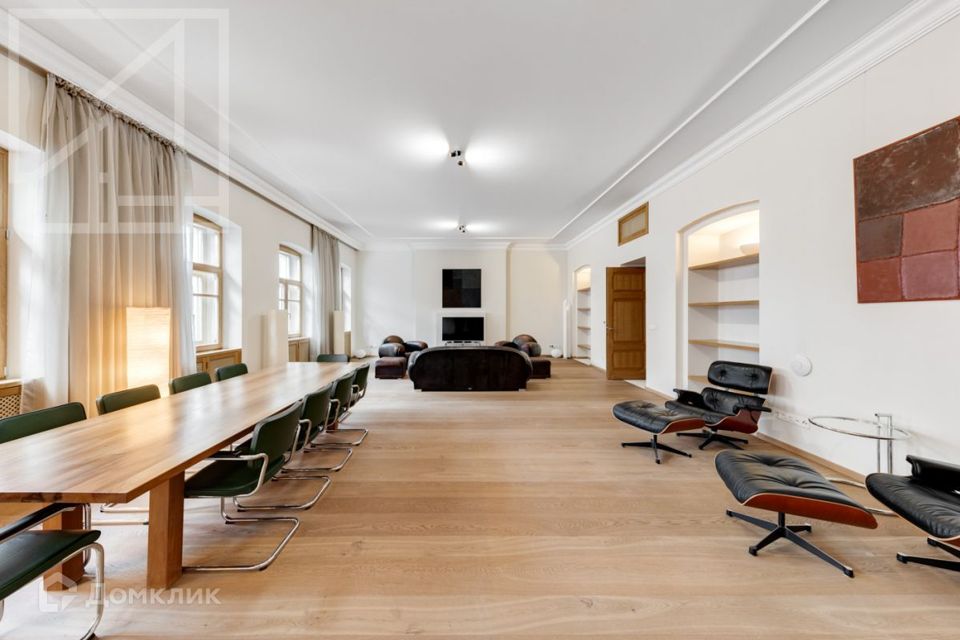 Сдаётся 3-комнатная квартира, 183 м²