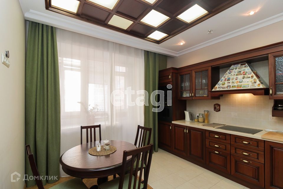Продаётся 2-комнатная квартира, 69 м²