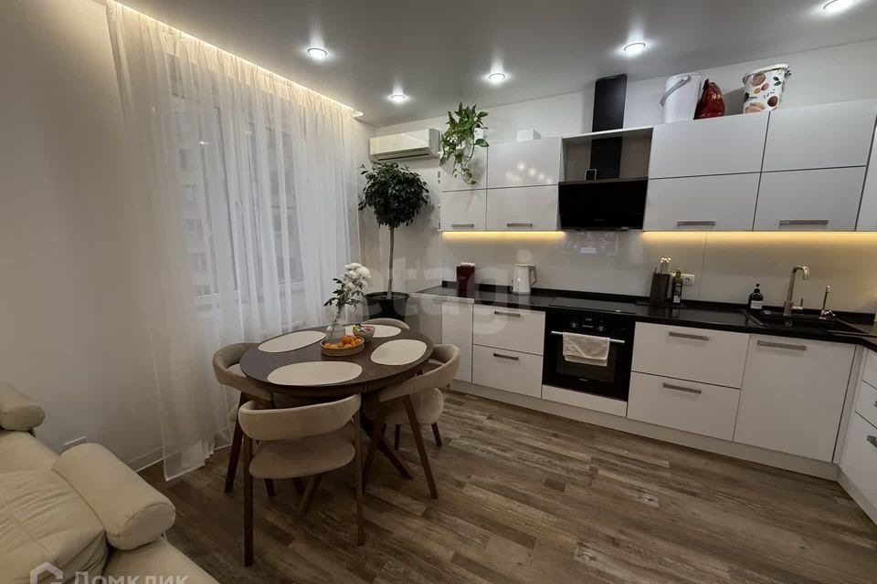 Продаётся 1-комнатная квартира, 54.1 м²