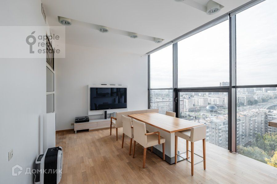 Сдаётся 4-комнатная квартира, 148 м²